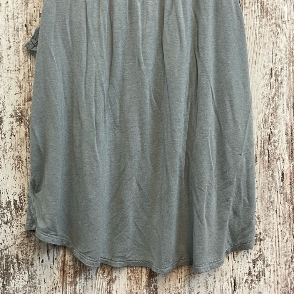 Women's Sleeveless Smocked Top Grey - Olive Sage Tank Summer Vacation M Flowy - Picture 6 of 7
